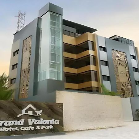 Grand Valonia Hotel Jembel Buitenkant foto